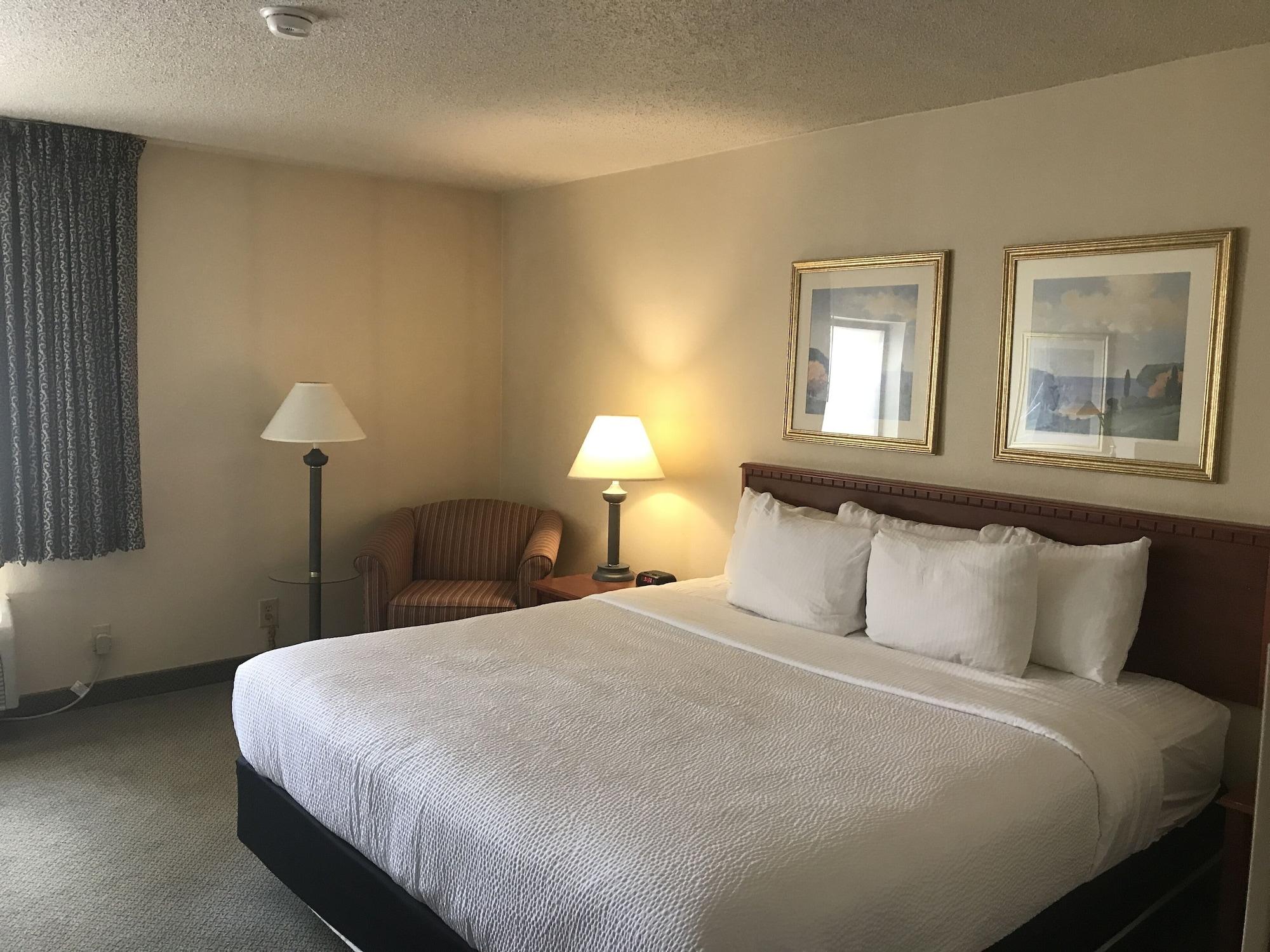 La Quinta Inn By Wyndham Indianapolis Airport Executive Dr מראה חיצוני תמונה