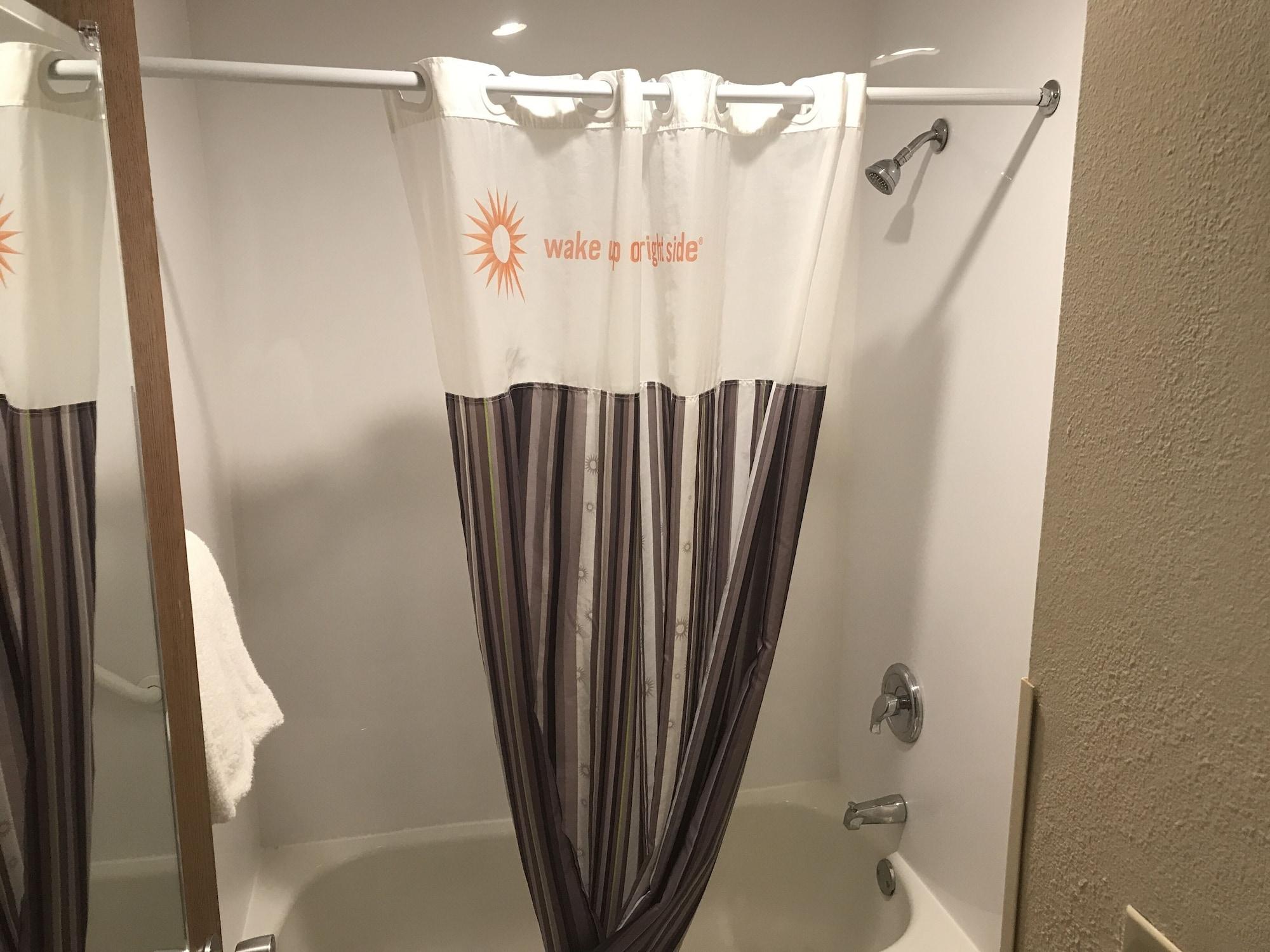 La Quinta Inn By Wyndham Indianapolis Airport Executive Dr מראה חיצוני תמונה