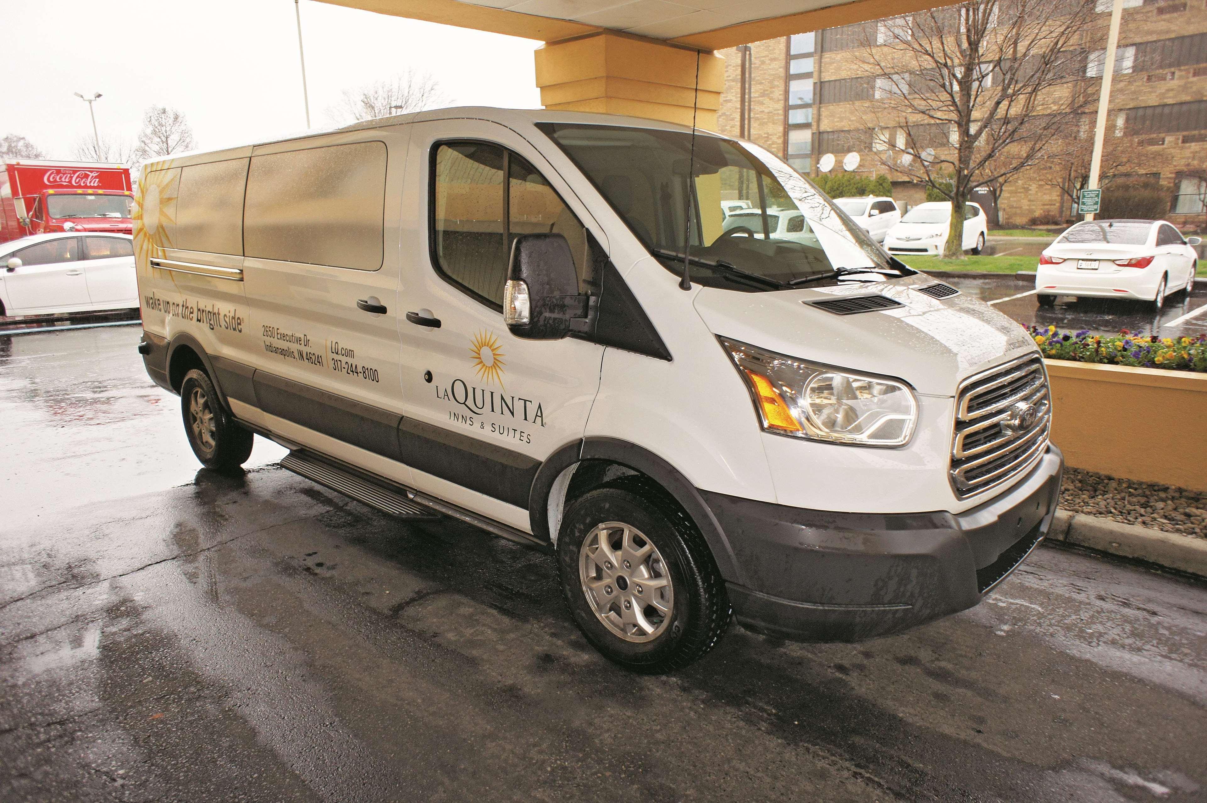 La Quinta Inn By Wyndham Indianapolis Airport Executive Dr מראה חיצוני תמונה