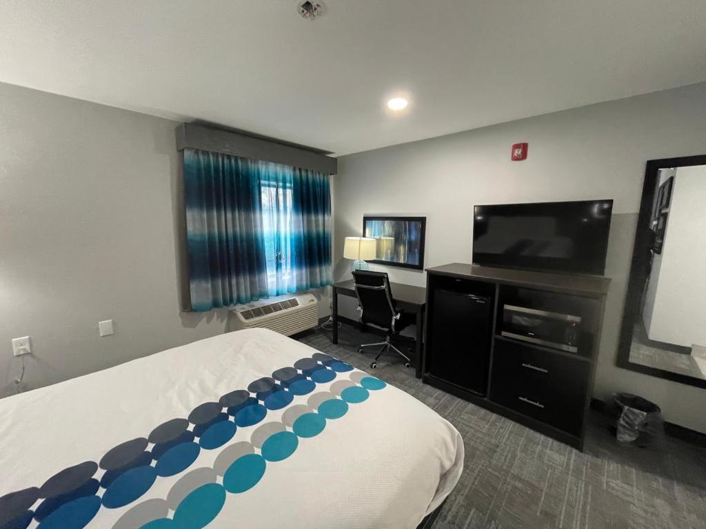 La Quinta Inn By Wyndham Indianapolis Airport Executive Dr מראה חיצוני תמונה