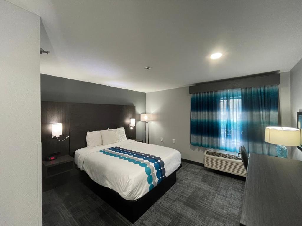 La Quinta Inn By Wyndham Indianapolis Airport Executive Dr מראה חיצוני תמונה