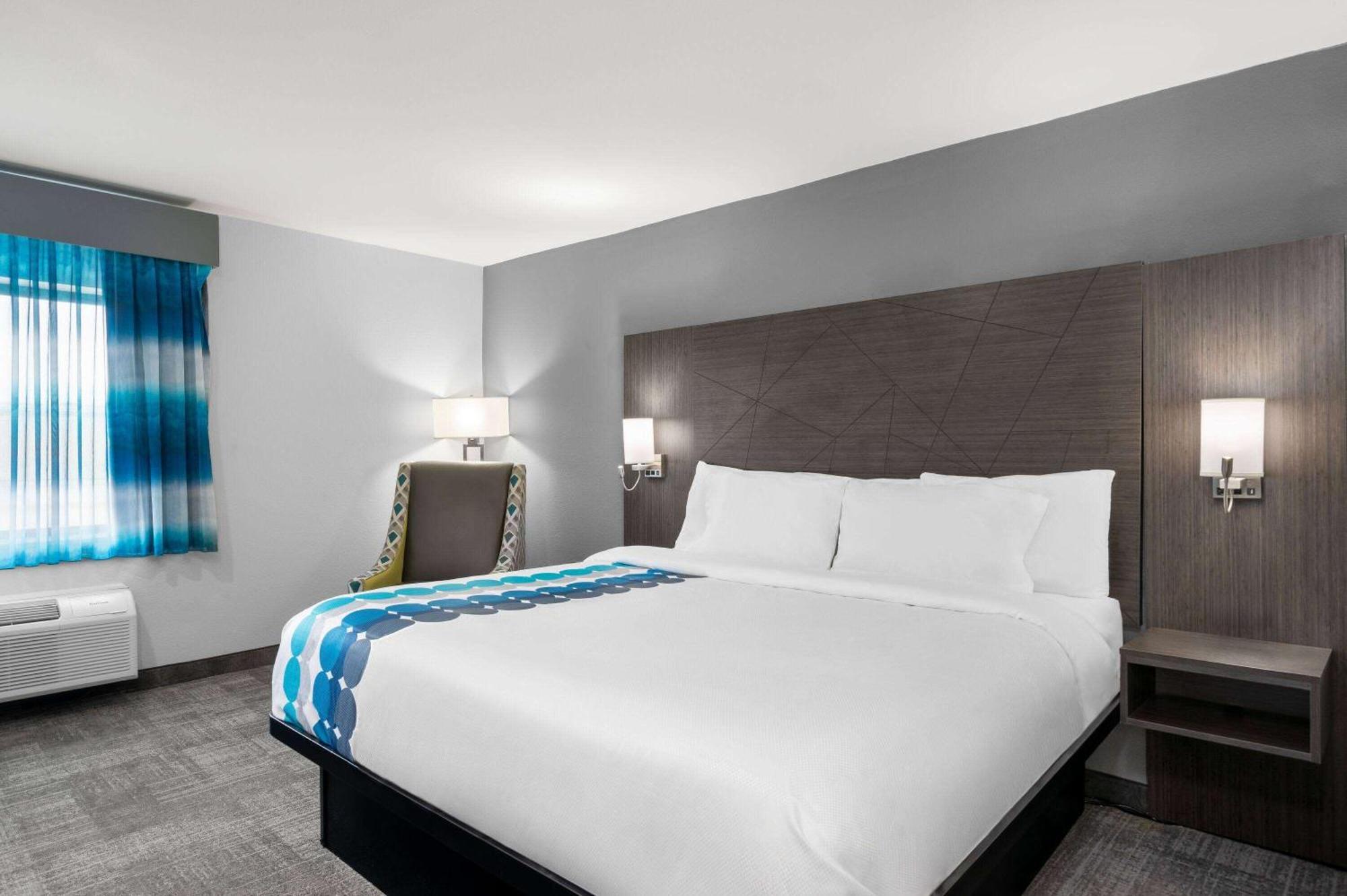 La Quinta Inn By Wyndham Indianapolis Airport Executive Dr מראה חיצוני תמונה