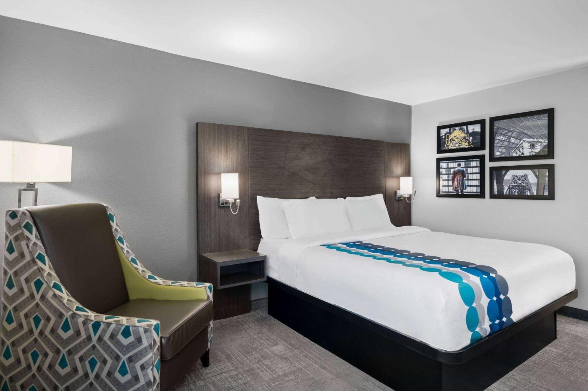 La Quinta Inn By Wyndham Indianapolis Airport Executive Dr מראה חיצוני תמונה