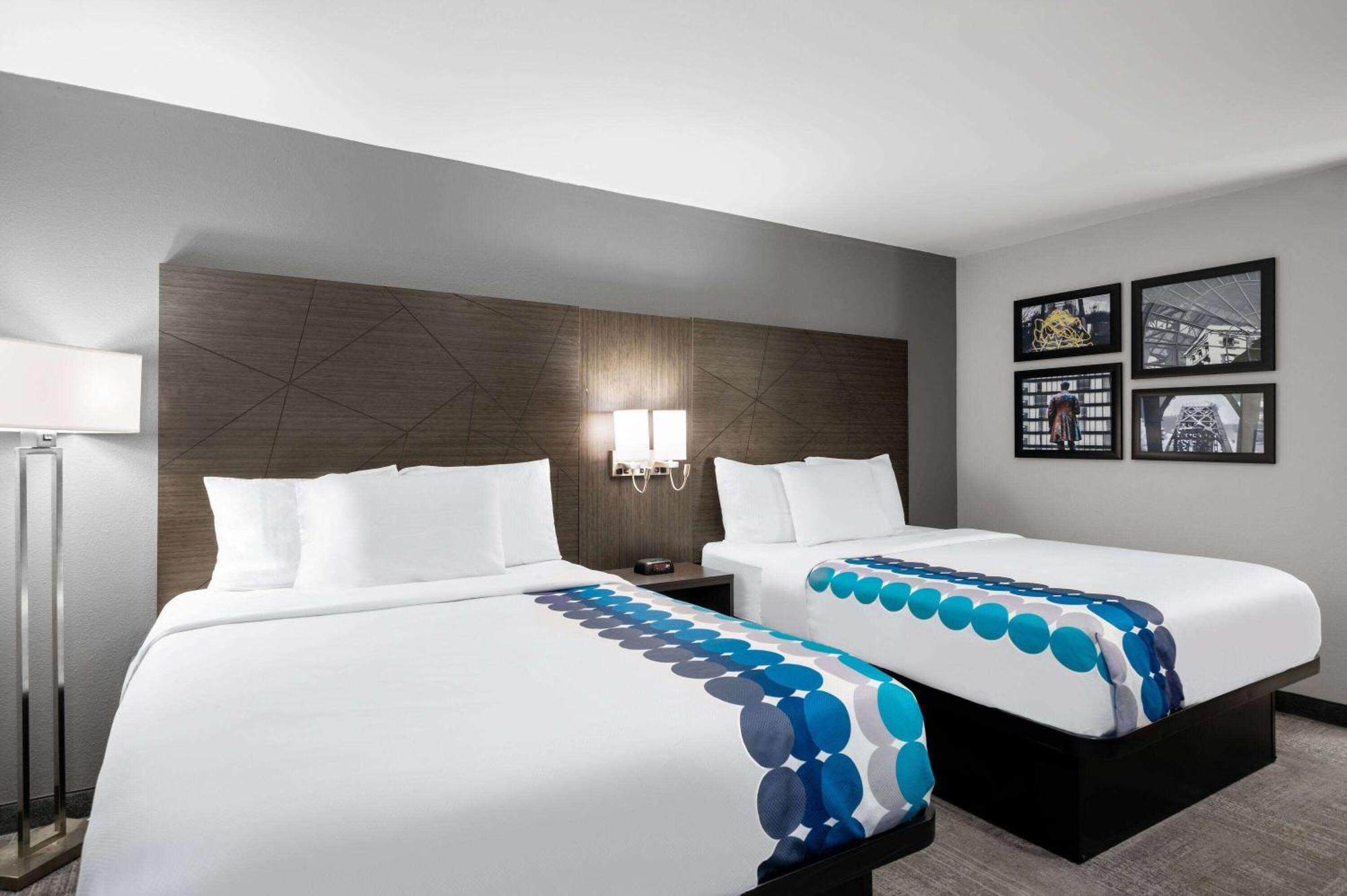 La Quinta Inn By Wyndham Indianapolis Airport Executive Dr מראה חיצוני תמונה