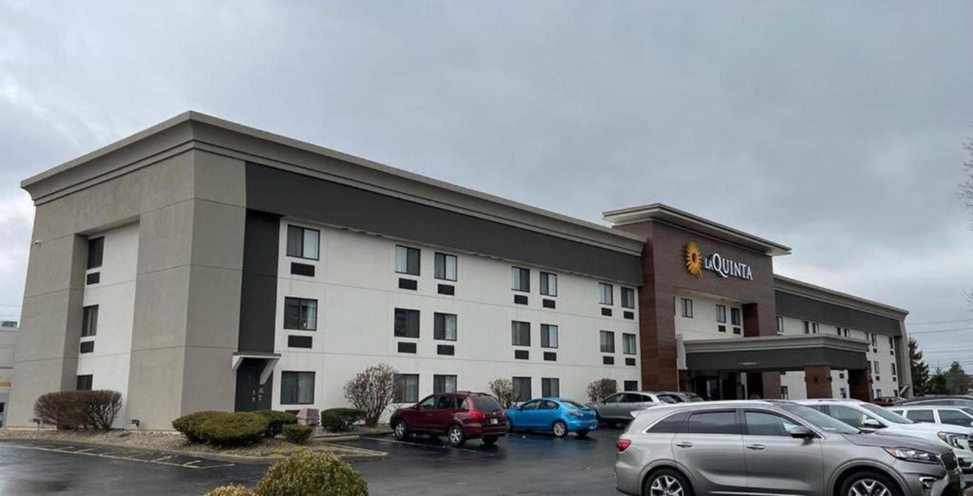 La Quinta Inn By Wyndham Indianapolis Airport Executive Dr מראה חיצוני תמונה