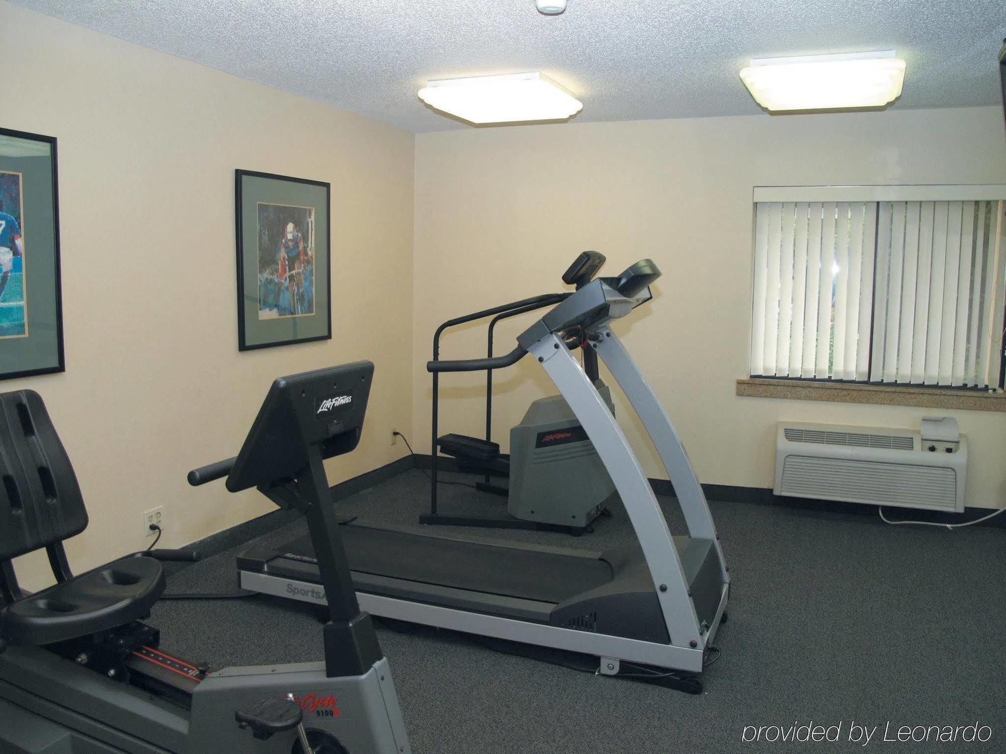 La Quinta Inn By Wyndham Indianapolis Airport Executive Dr מראה חיצוני תמונה