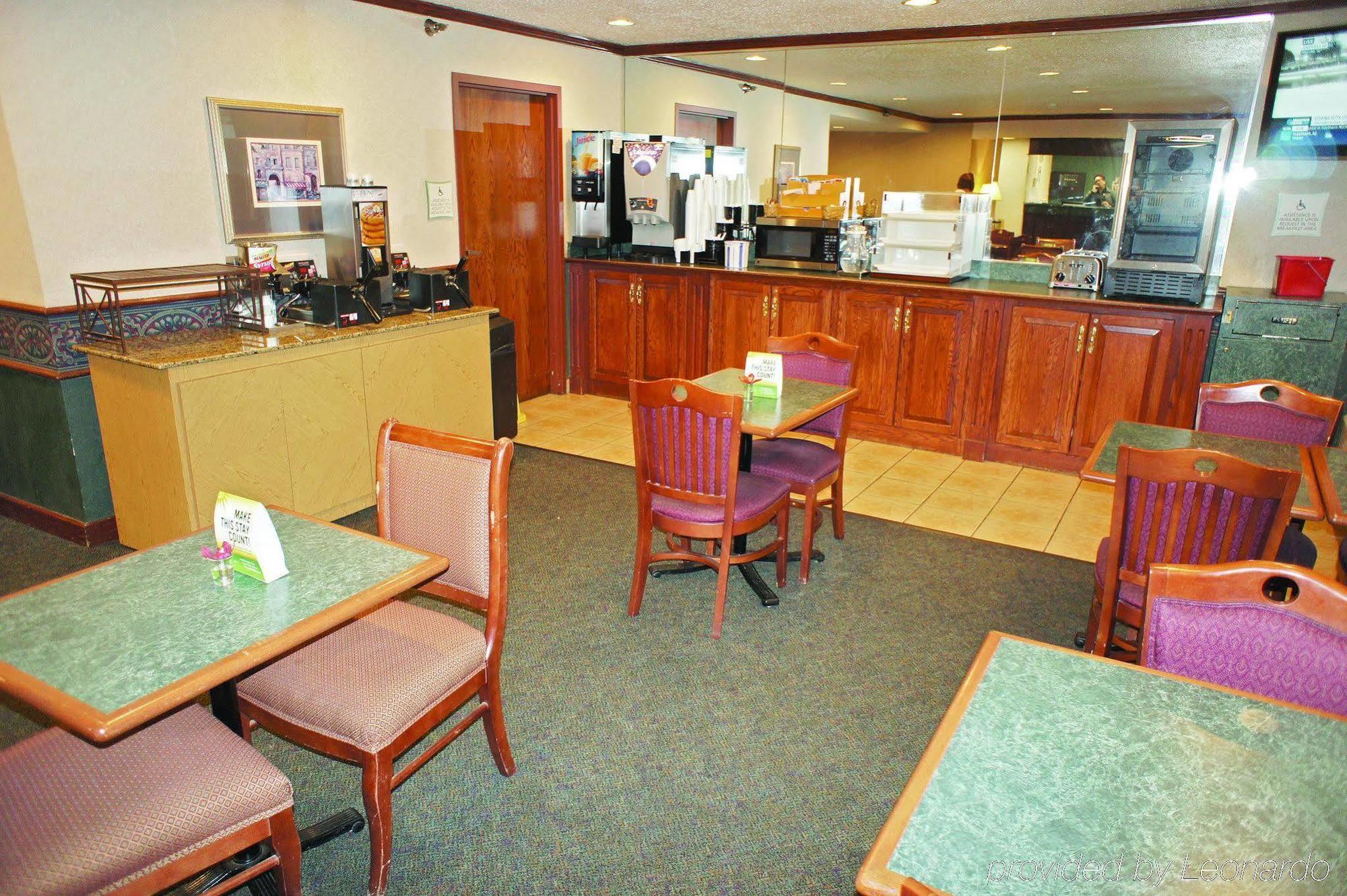 La Quinta Inn By Wyndham Indianapolis Airport Executive Dr מראה חיצוני תמונה