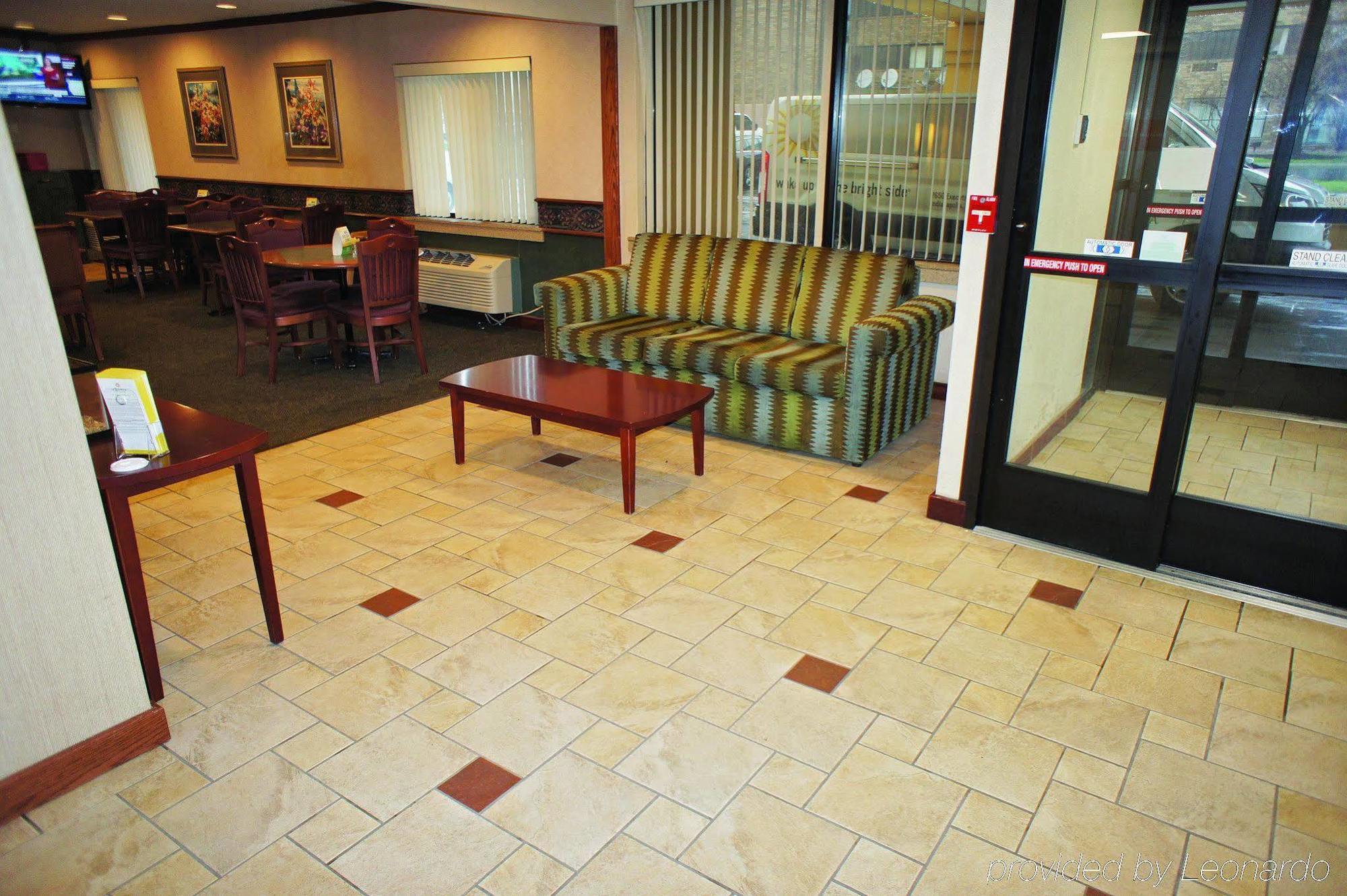La Quinta Inn By Wyndham Indianapolis Airport Executive Dr מראה חיצוני תמונה
