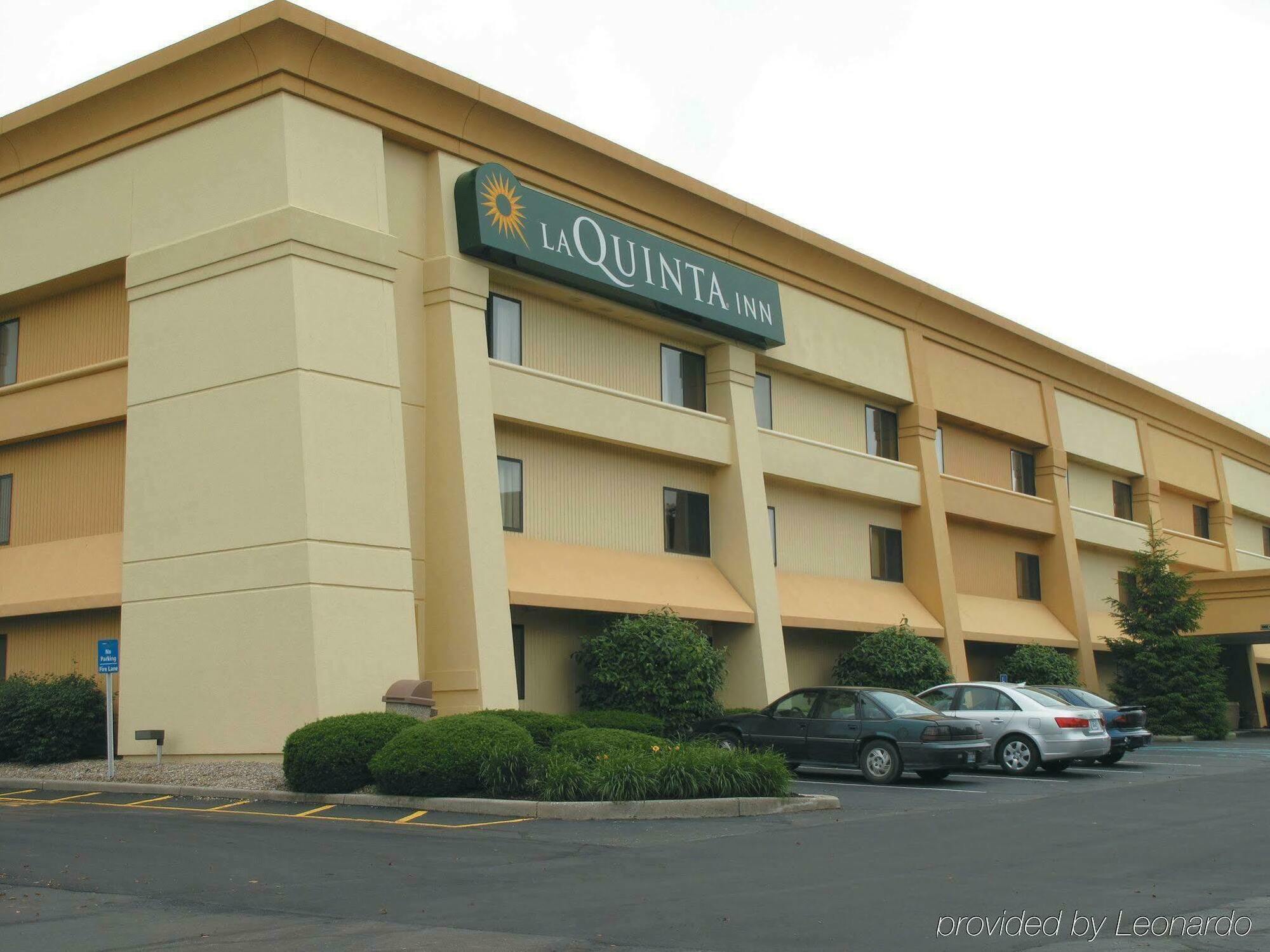 La Quinta Inn By Wyndham Indianapolis Airport Executive Dr מראה חיצוני תמונה
